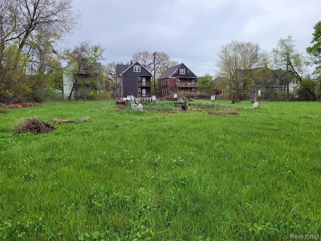 2158 Field Street Detroit City MI 48214