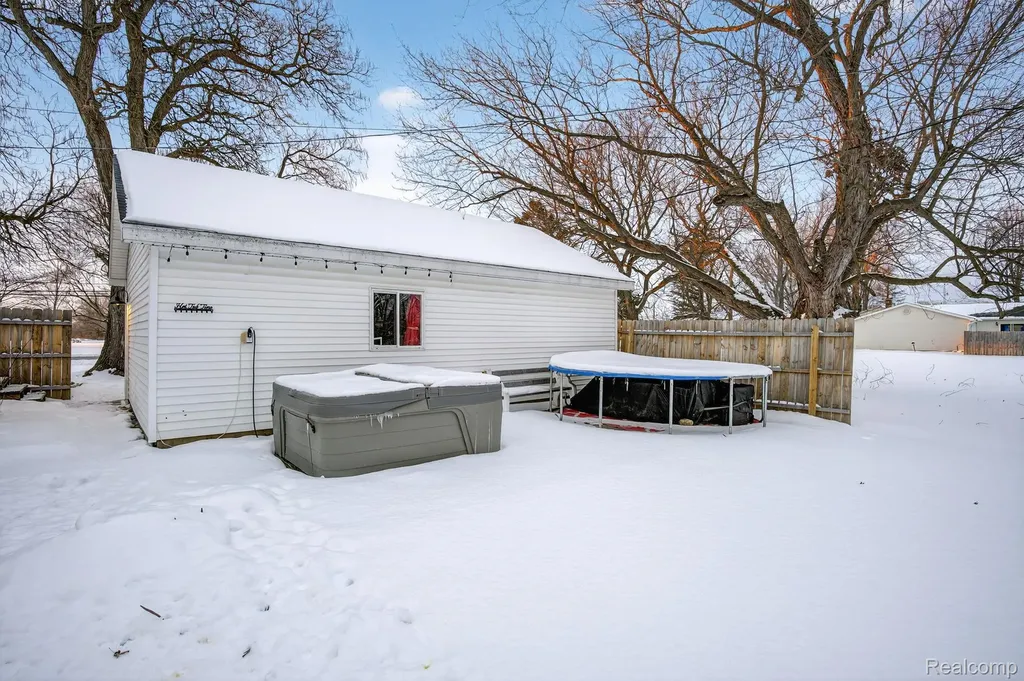3071 Morrish Road Clayton Charter Township MI 48473