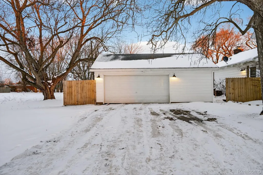 3071 Morrish Road Clayton Charter Township MI 48473