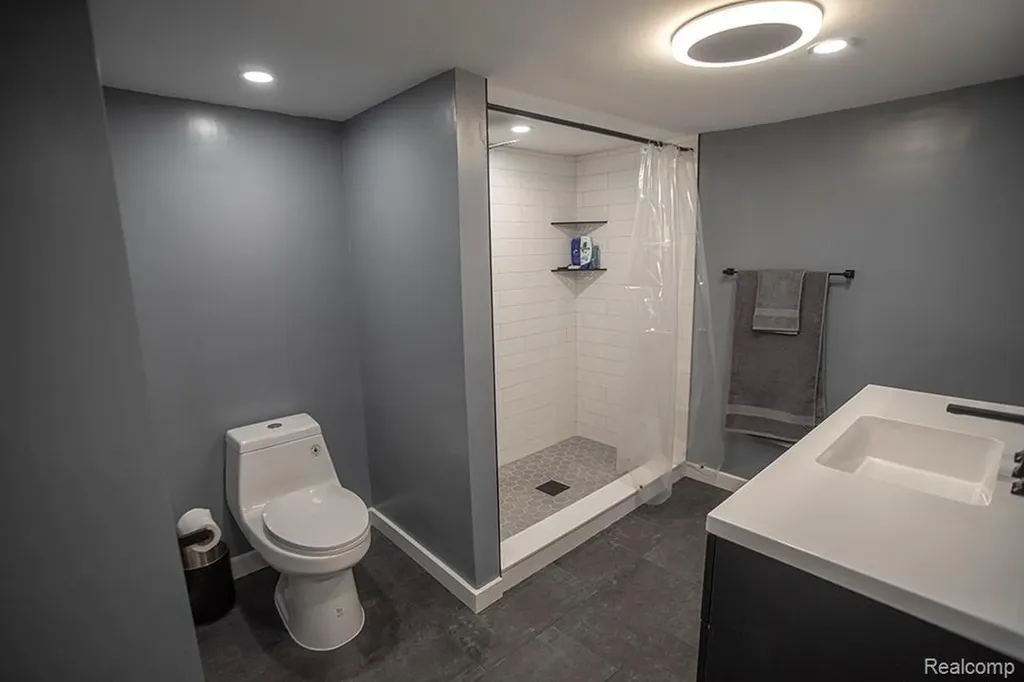 20401 Luna Street Clinton Charter Township MI 48035