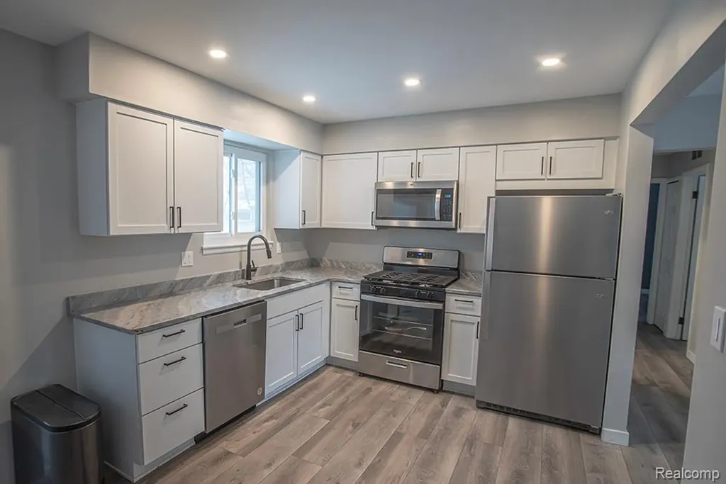 20401 Luna Street Clinton Charter Township MI 48035