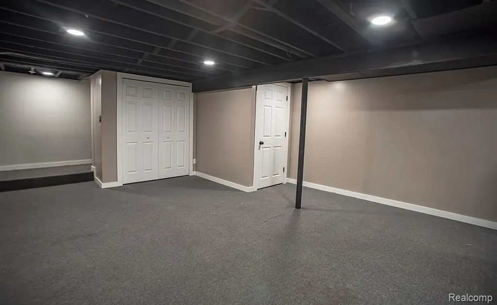 20401 Luna Street Clinton Charter Township MI 48035