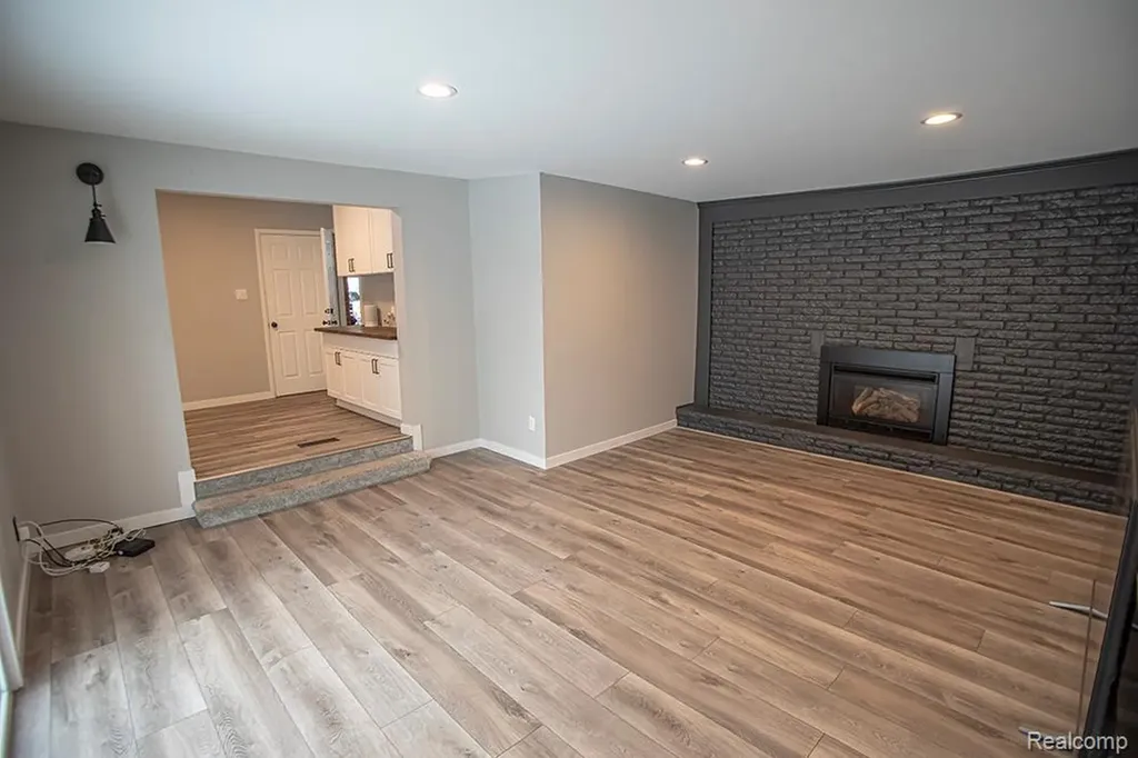 20401 Luna Street Clinton Charter Township MI 48035