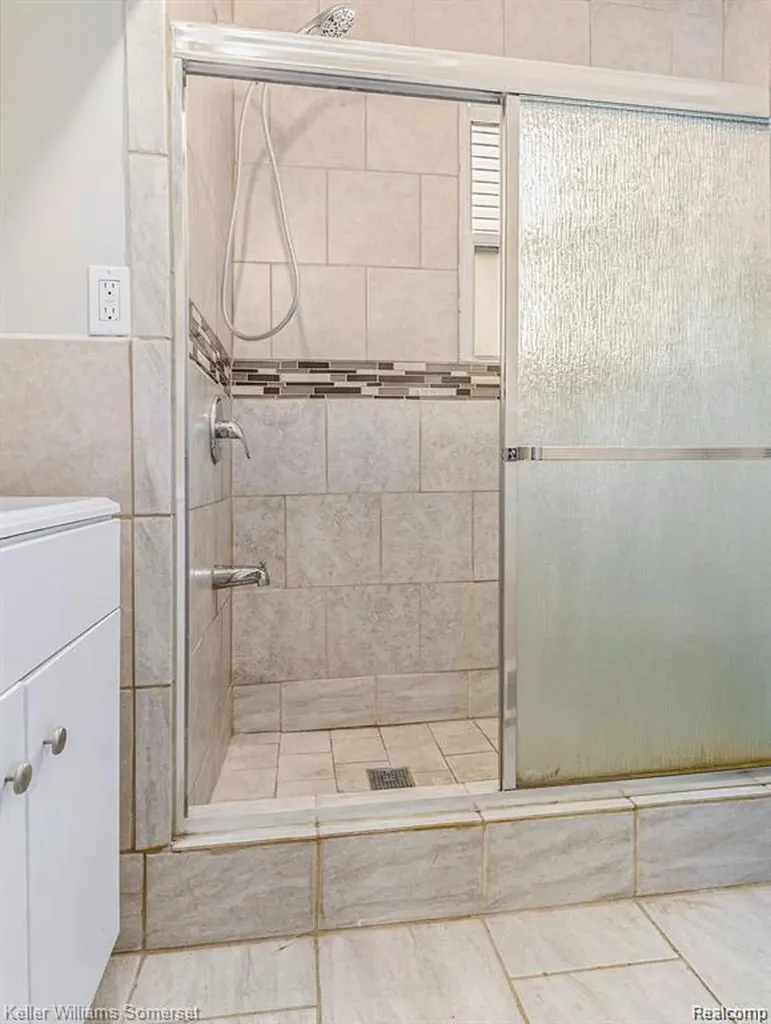 1419 Morris Avenue Lincoln Park City MI 48146