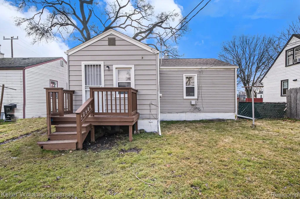 12849 Sarsfield Avenue Warren City MI 48089