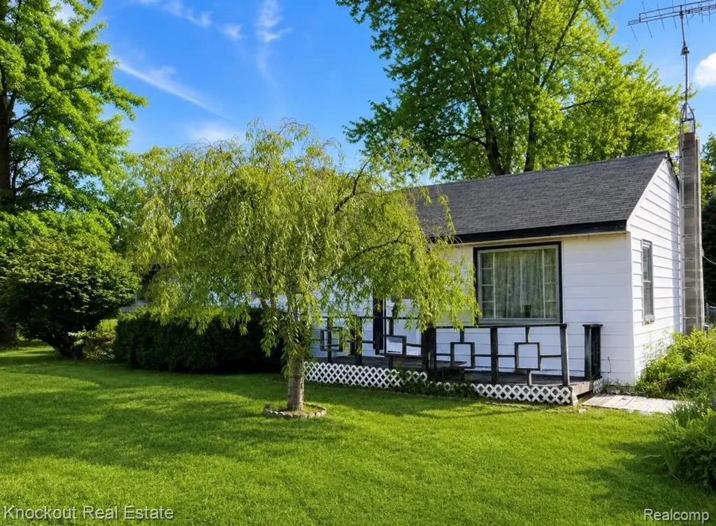 7151 Estrelle Avenue Mt. Morris Township MI 48458