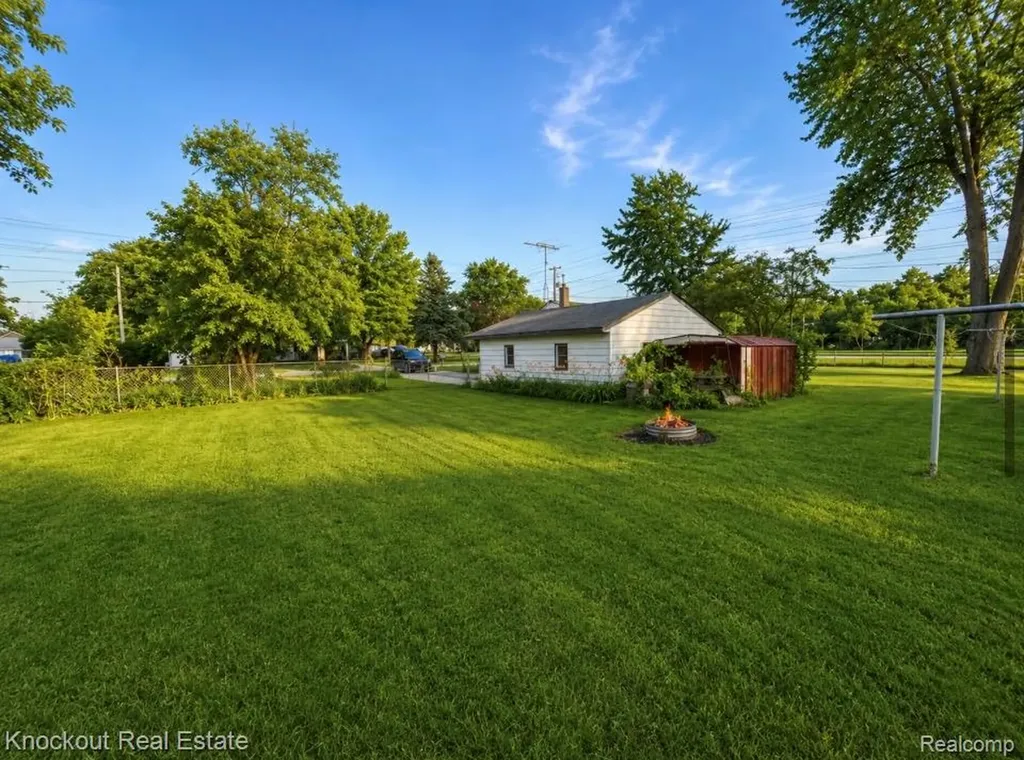 7151 Estrelle Avenue Mt. Morris Township MI 48458