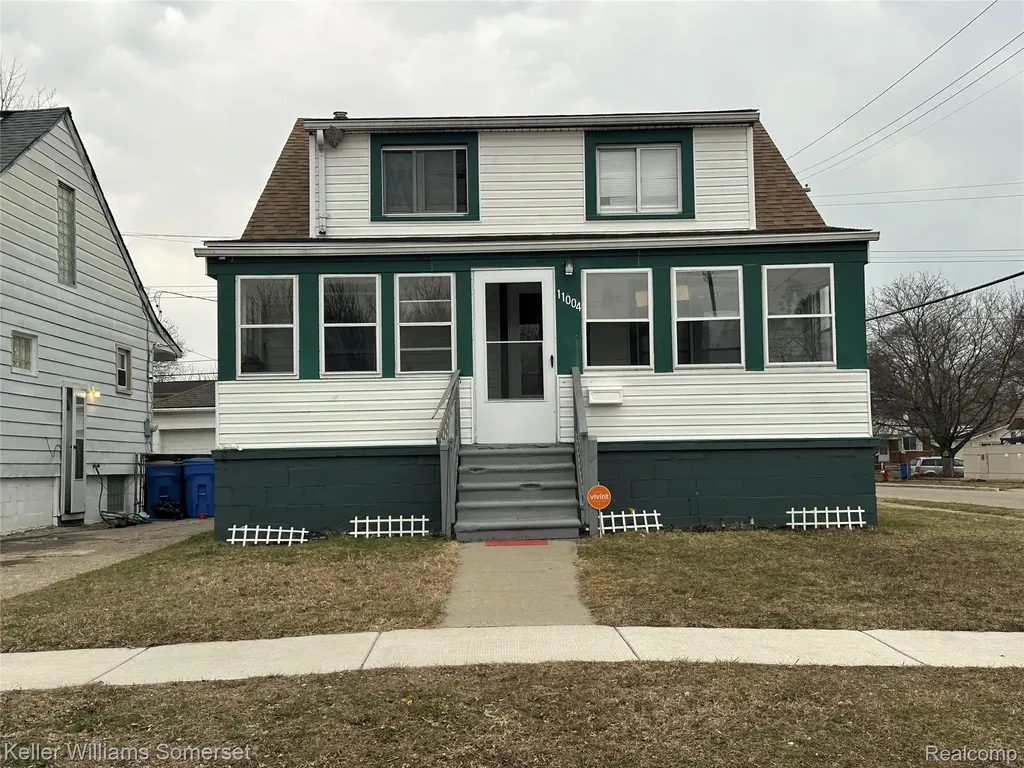 11004 Cadillac Avenue Warren City MI 48089