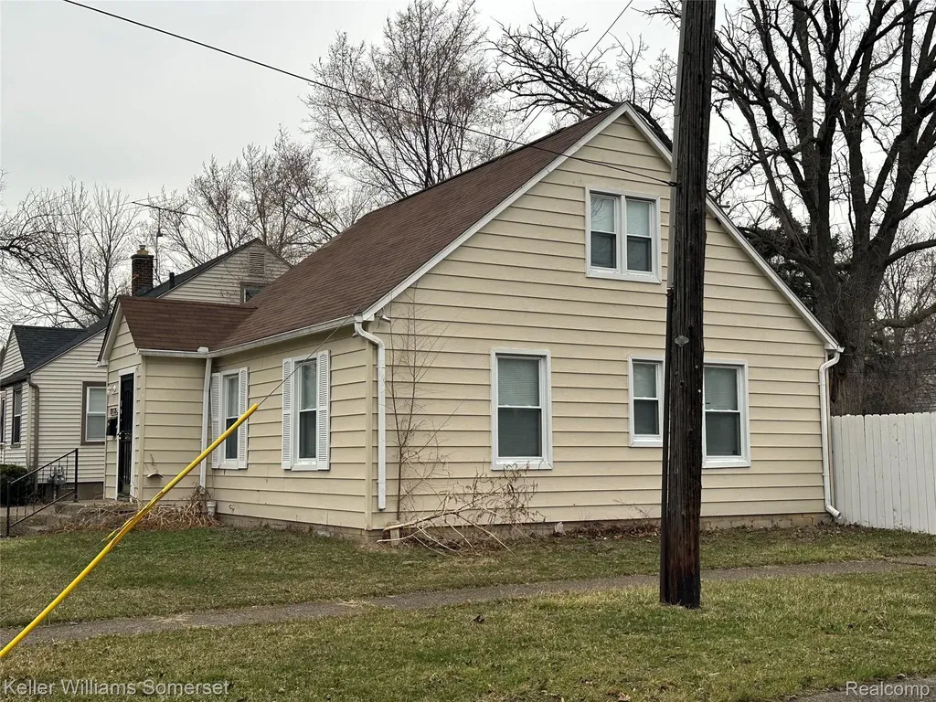 19775 Kingsville Street Harper Woods City MI 48225