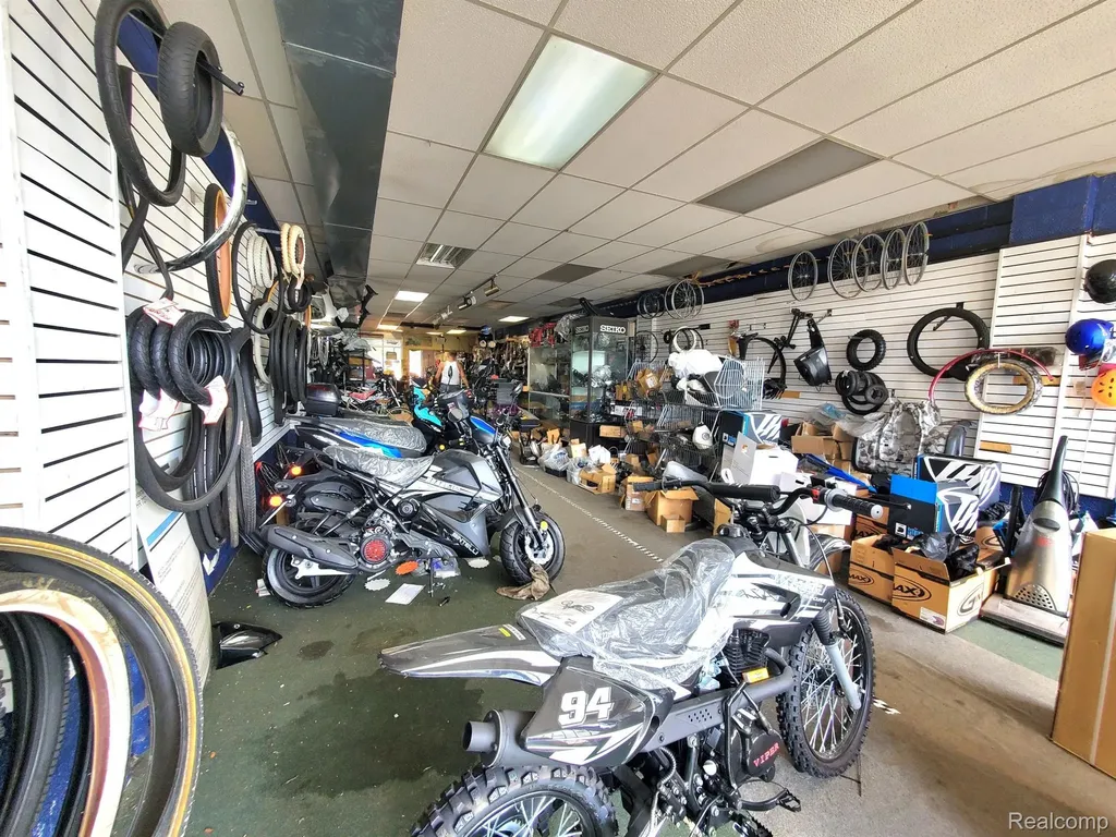 3123 S Wayne Road Wayne City MI 48184