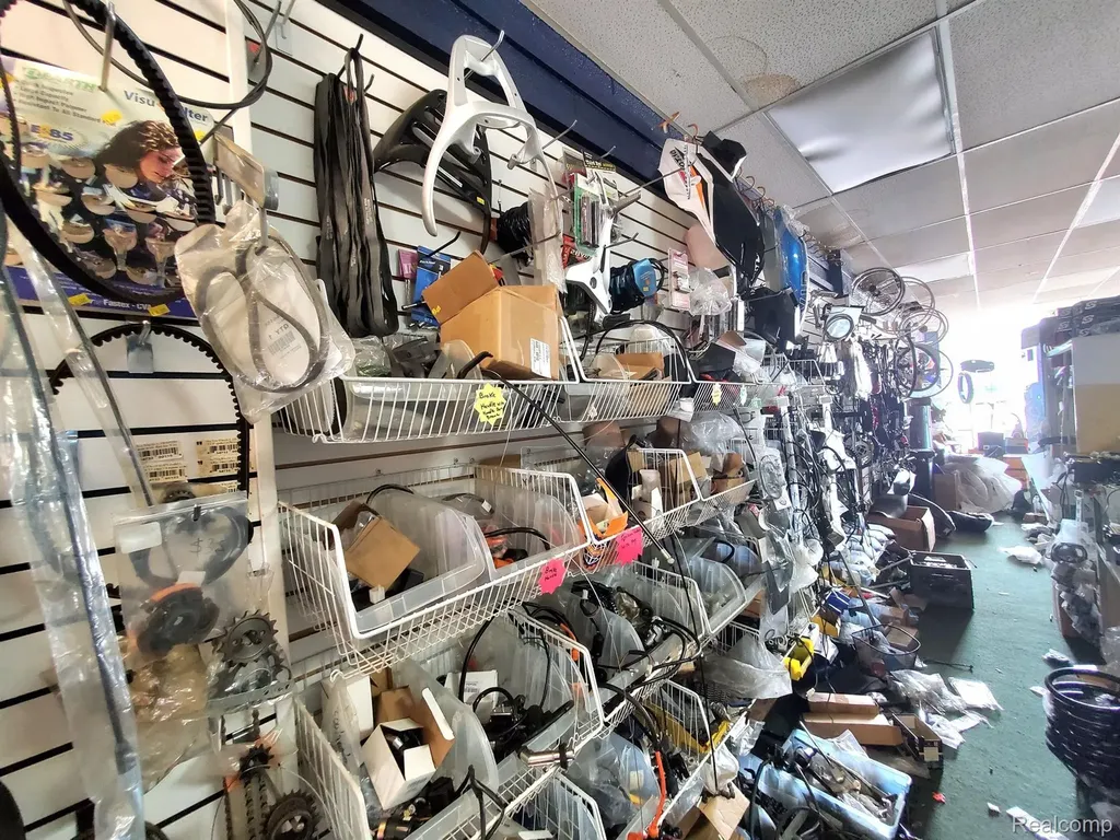 3123 S Wayne Road Wayne City MI 48184