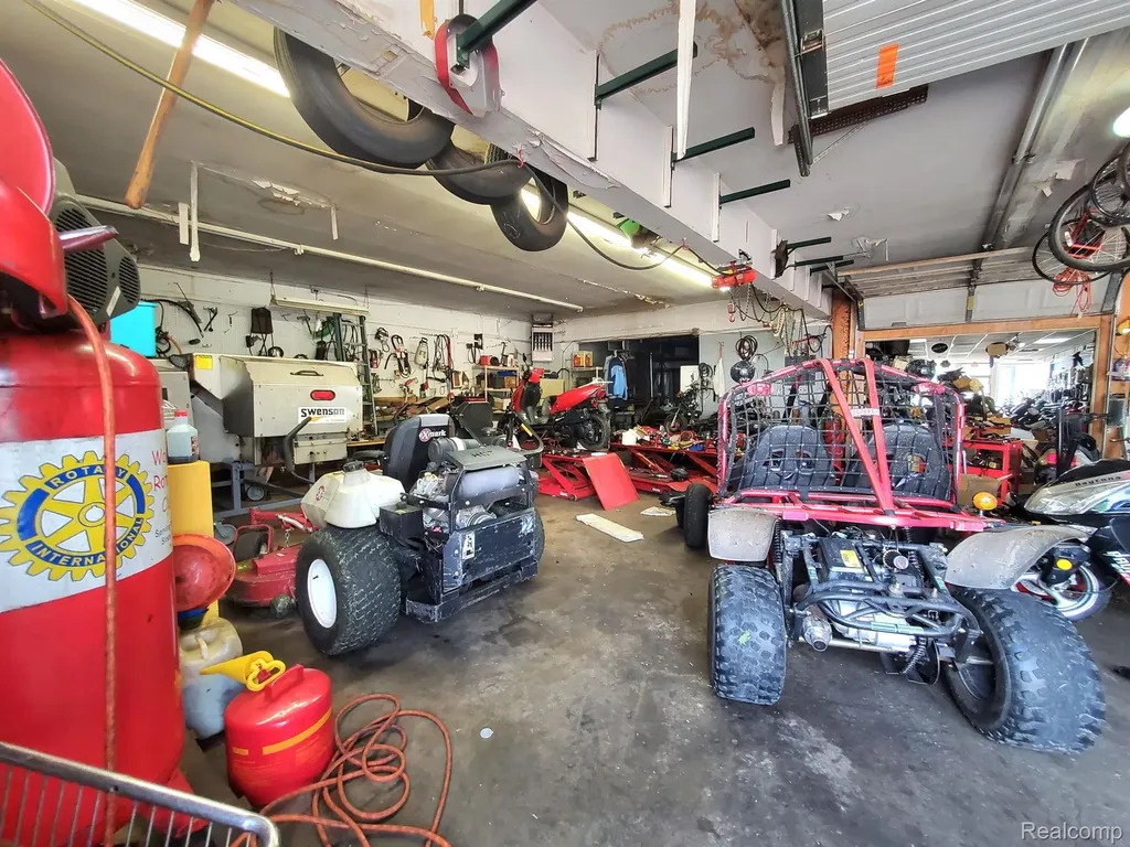 3123 S Wayne Road Wayne City MI 48184
