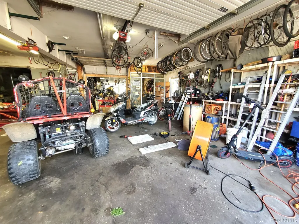 3123 S Wayne Road Wayne City MI 48184