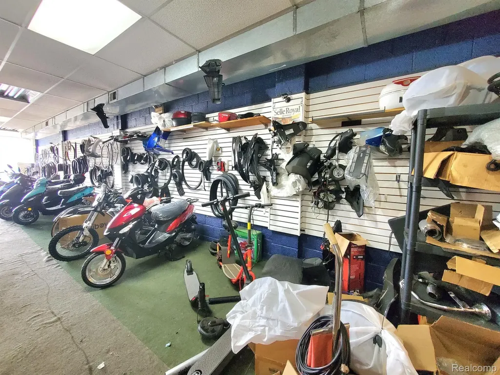 3123 S Wayne Road Wayne City MI 48184