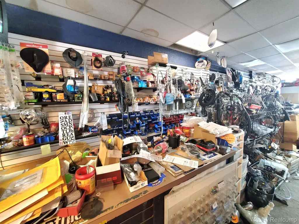 3123 S Wayne Road Wayne City MI 48184