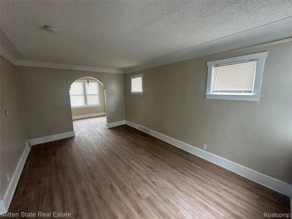 16225 Cheyenne Street Detroit City MI 48235
