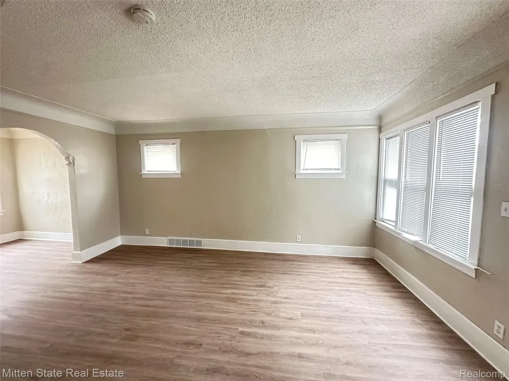 16225 Cheyenne Street Detroit City MI 48235