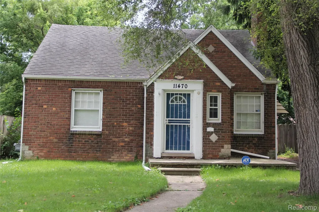 11470 E Lakepointe Street E Detroit City MI 48224