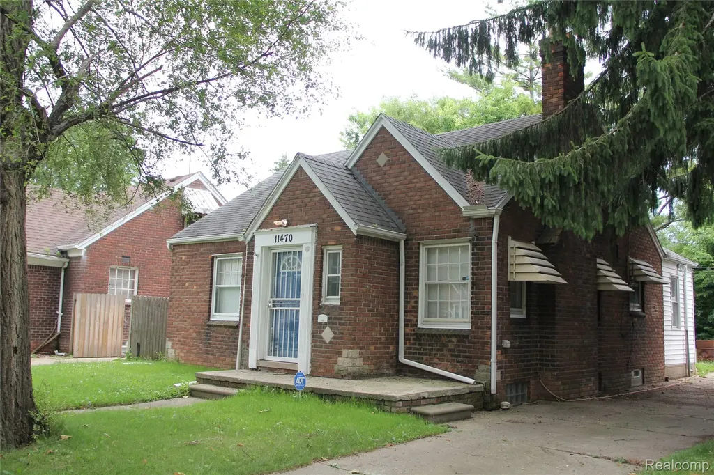 11470 E Lakepointe Street E Detroit City MI 48224