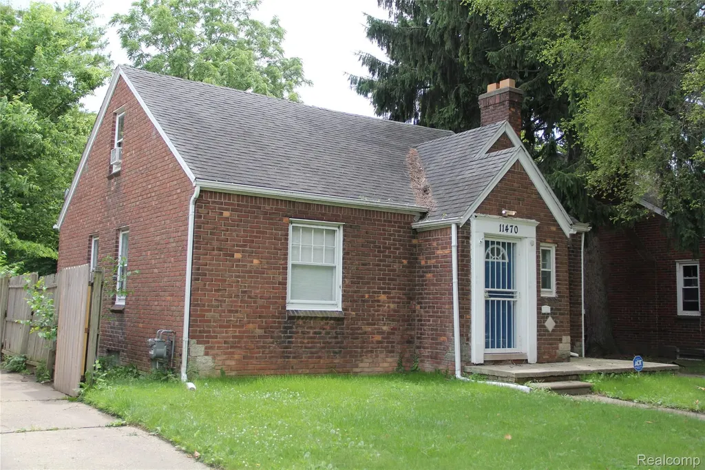 11470 E Lakepointe Street E Detroit City MI 48224