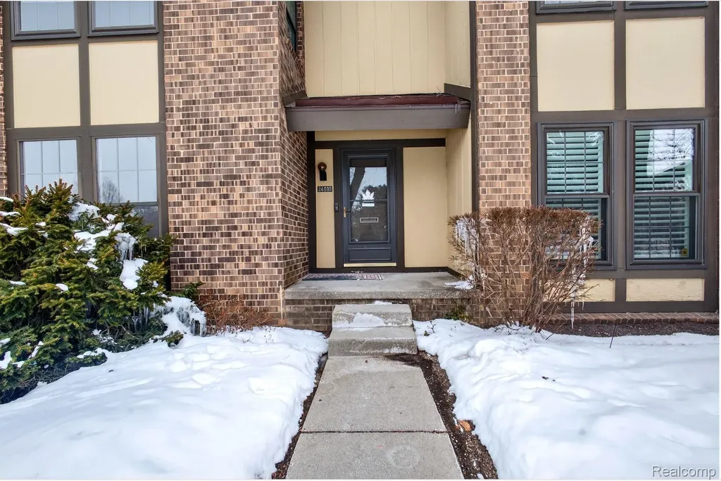 24900 Glenbrooke Drive Southfield City MI 48033