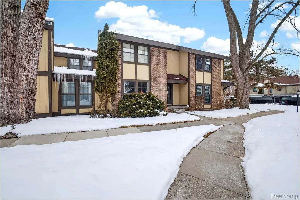 24900 Glenbrooke Drive Southfield City MI 48033
