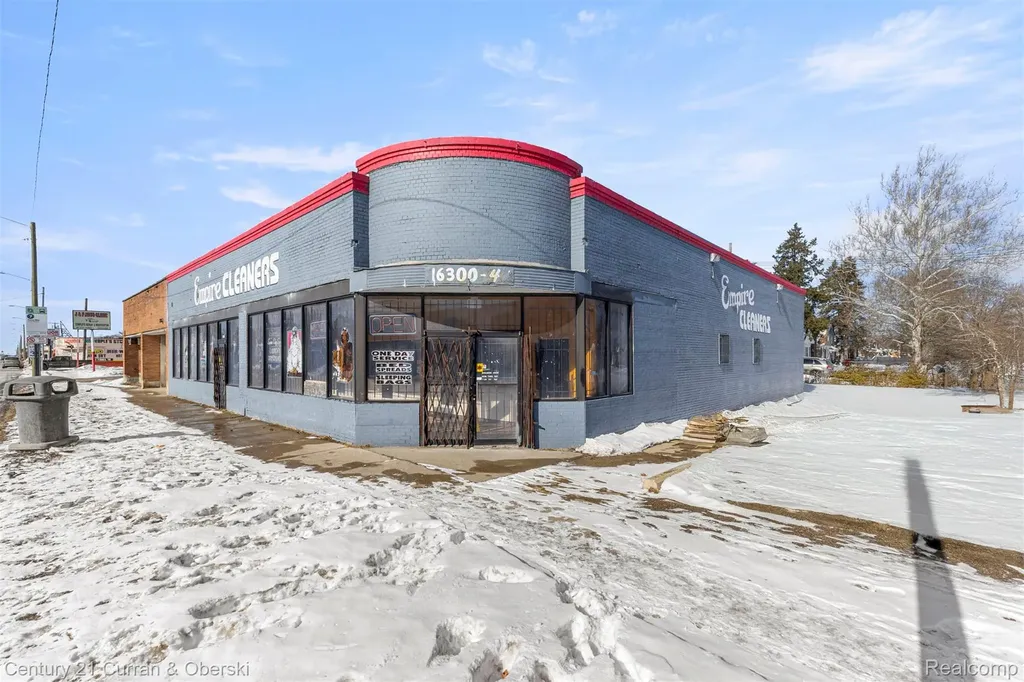 16300 W 7 Mile Road Detroit City MI 48235