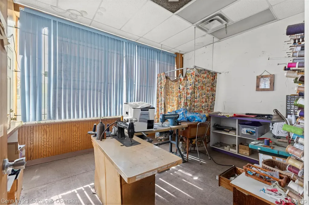 16300 W 7 Mile Road Detroit City MI 48235