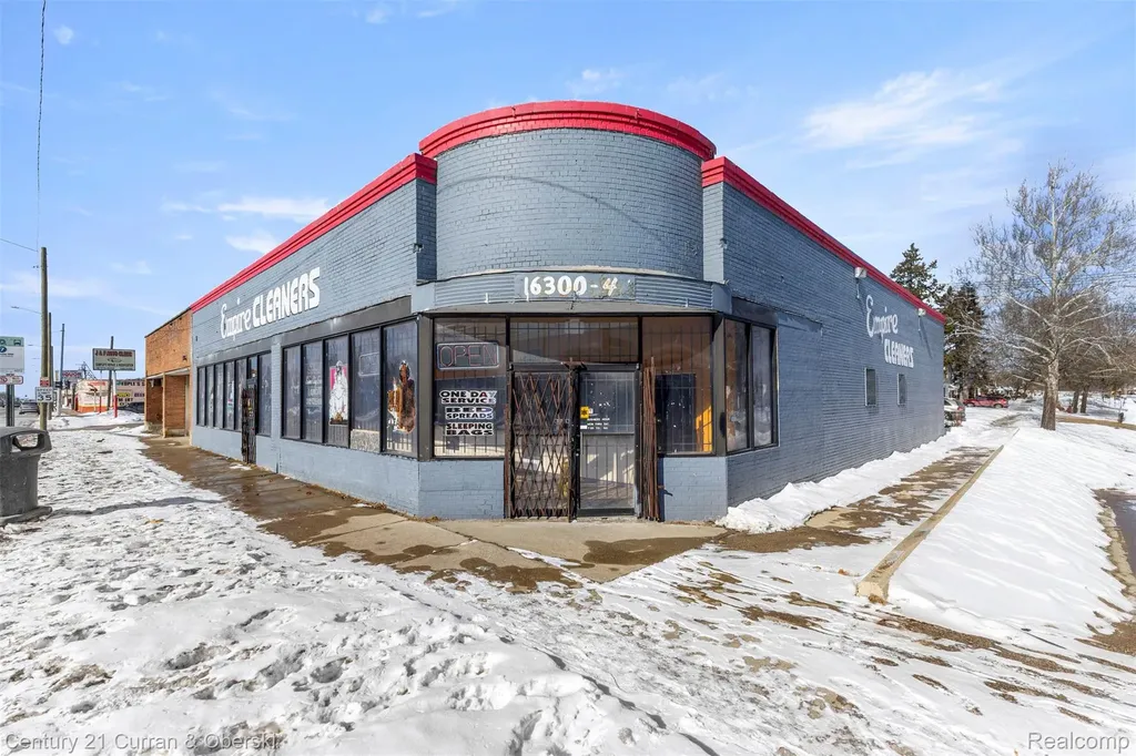 16300 W 7 Mile Road Detroit City MI 48235