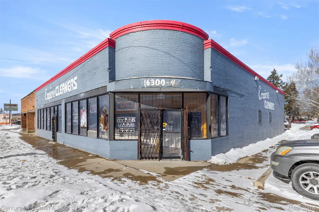 16300 W 7 Mile Road Detroit City MI 48235