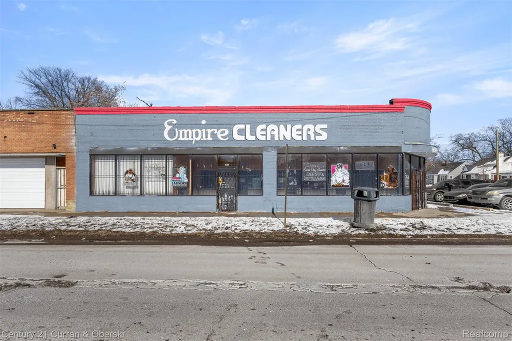 16300 W 7 Mile Road Detroit City MI 48235