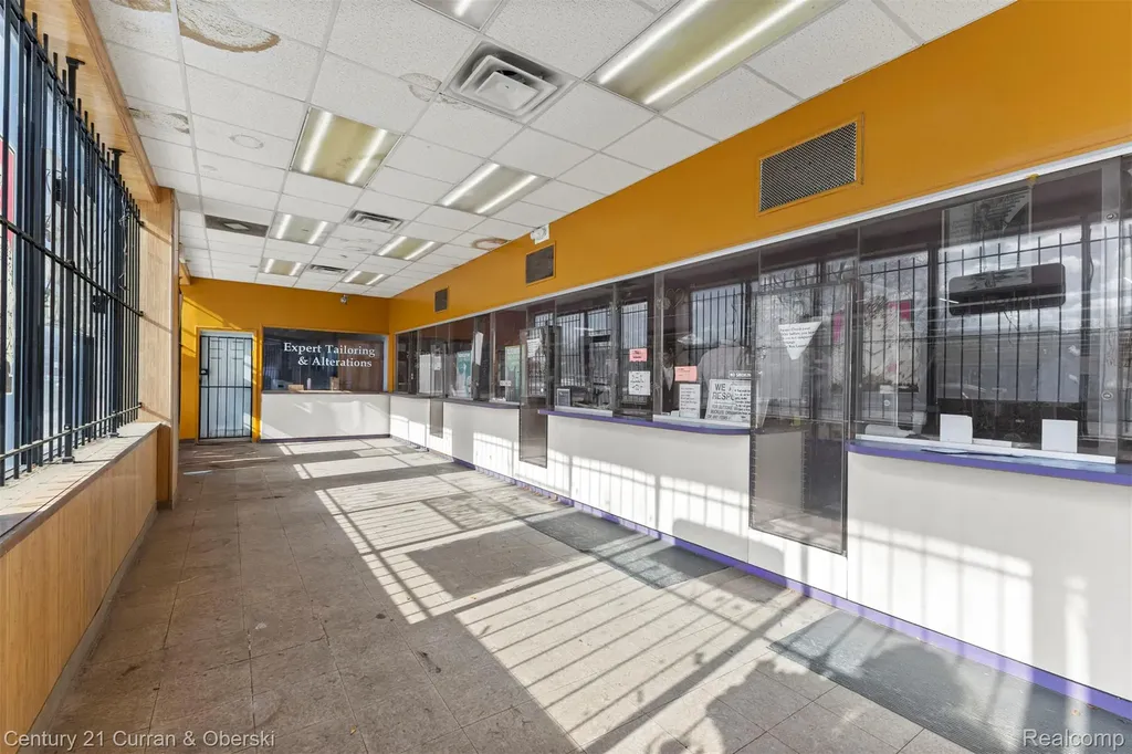 16300 W 7 Mile Road Detroit City MI 48235