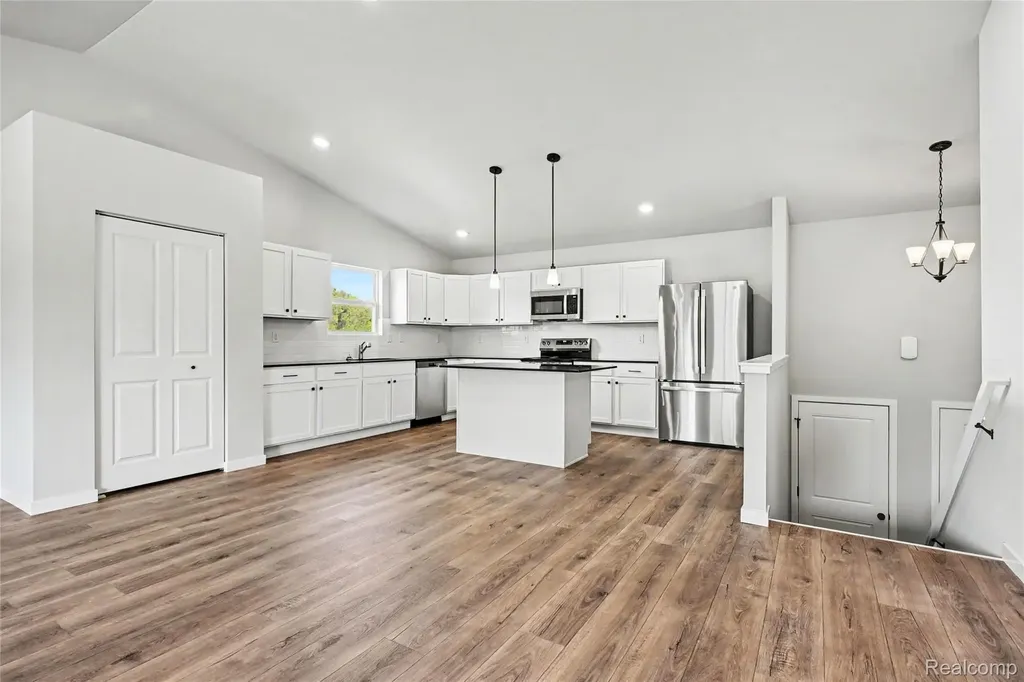 5528 Lahring Road Fenton Charter Township MI 48451