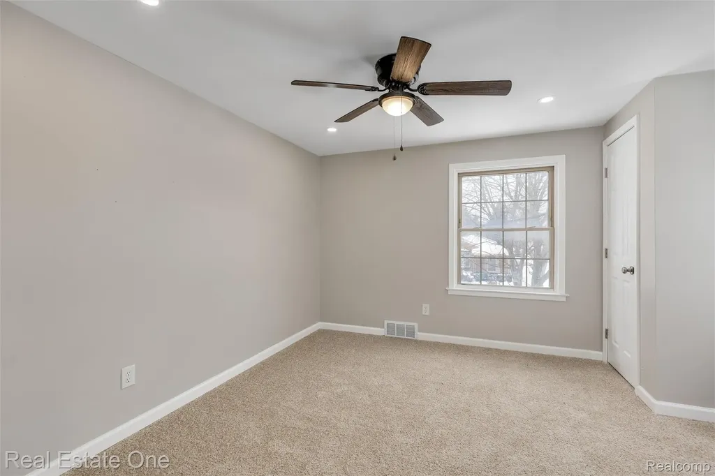 19196 Berden Street Detroit City MI 48236