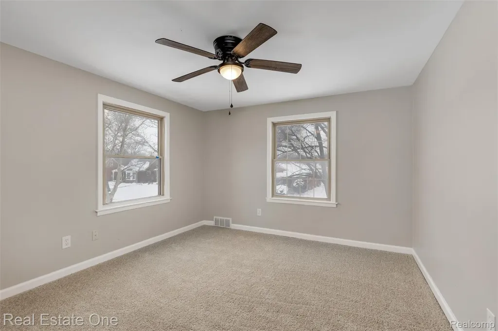 19196 Berden Street Detroit City MI 48236