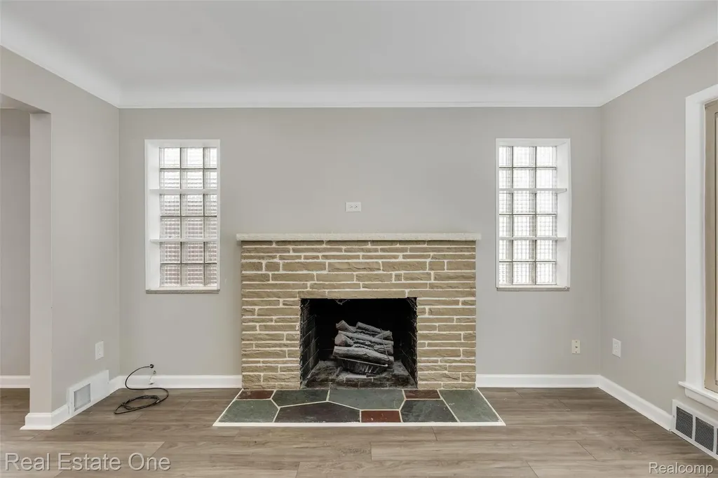 19196 Berden Street Detroit City MI 48236
