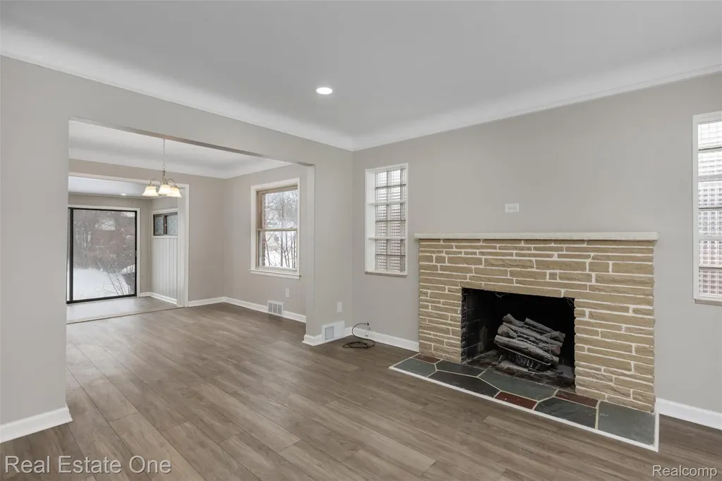19196 Berden Street Detroit City MI 48236