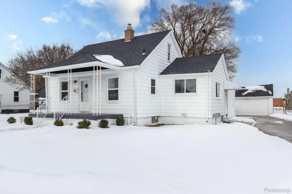 7641 Westminster Avenue Warren City MI 48091