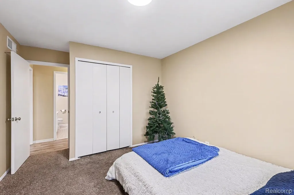 34720 Huntley Drive Sterling Heights City MI 48312