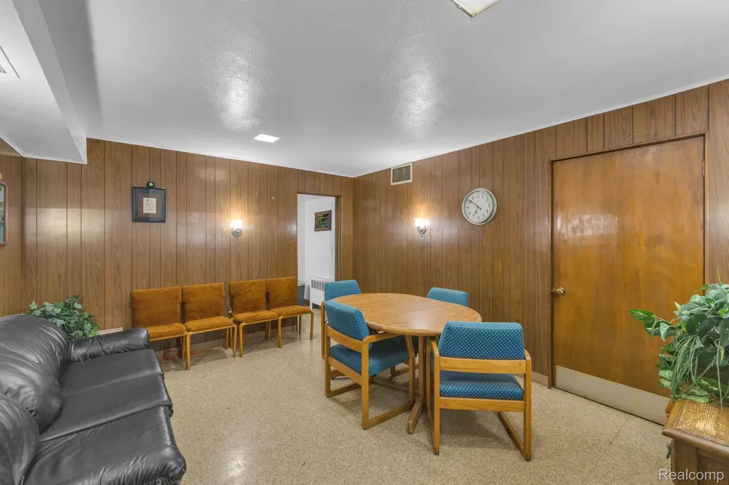 19301 Van Dyke Street Detroit City MI 48234
