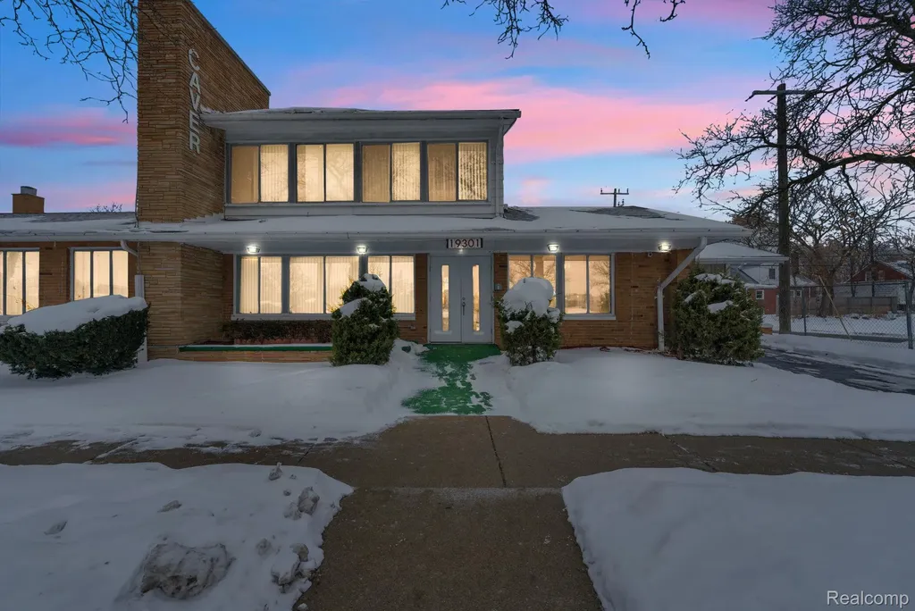 19301 Van Dyke Street Detroit City MI 48234