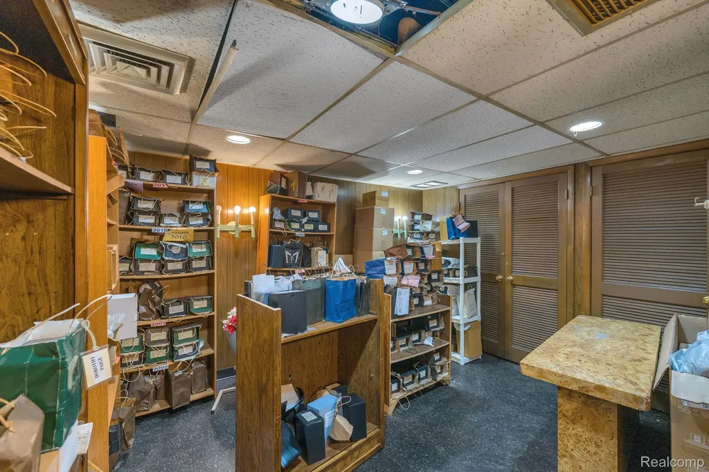 19301 Van Dyke Street Detroit City MI 48234