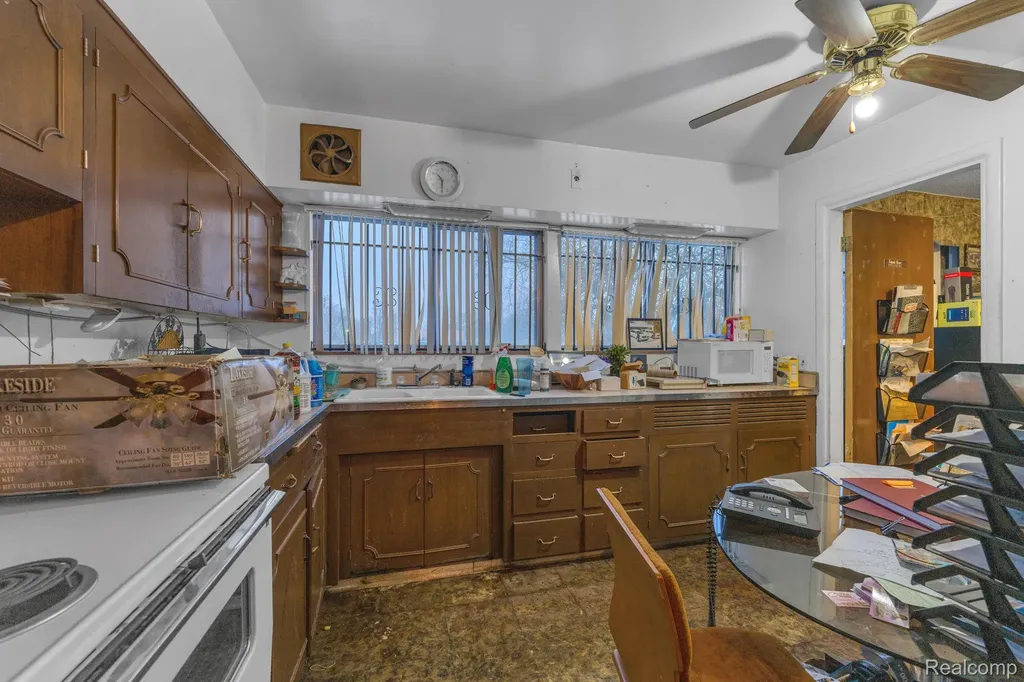 19301 Van Dyke Street Detroit City MI 48234