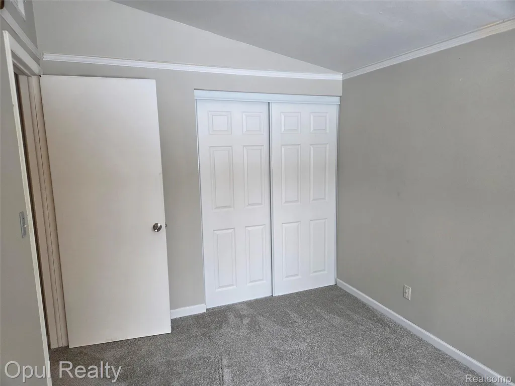 164 Spring Park Walled Lake City MI 48390