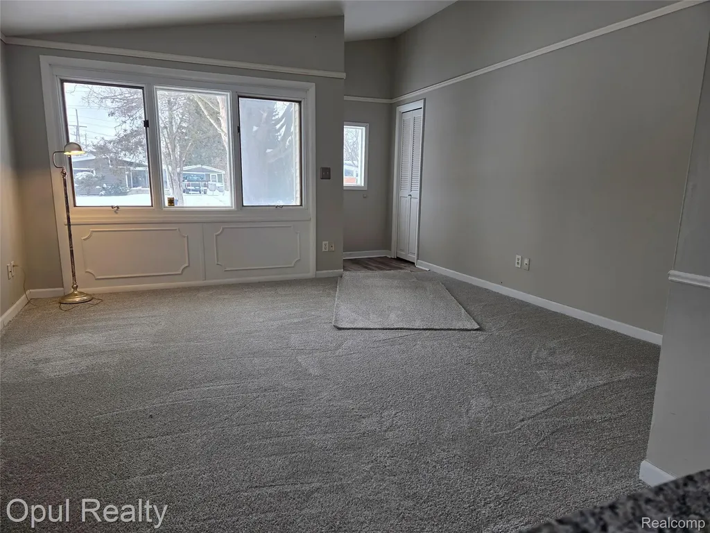 164 Spring Park Walled Lake City MI 48390