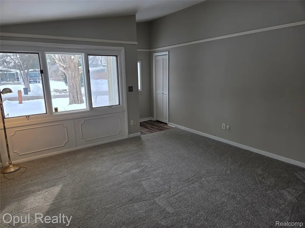 164 Spring Park Walled Lake City MI 48390