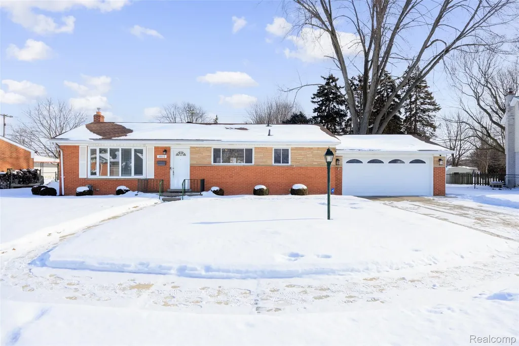 36610 Tessens Drive Clinton Charter Township MI 48035