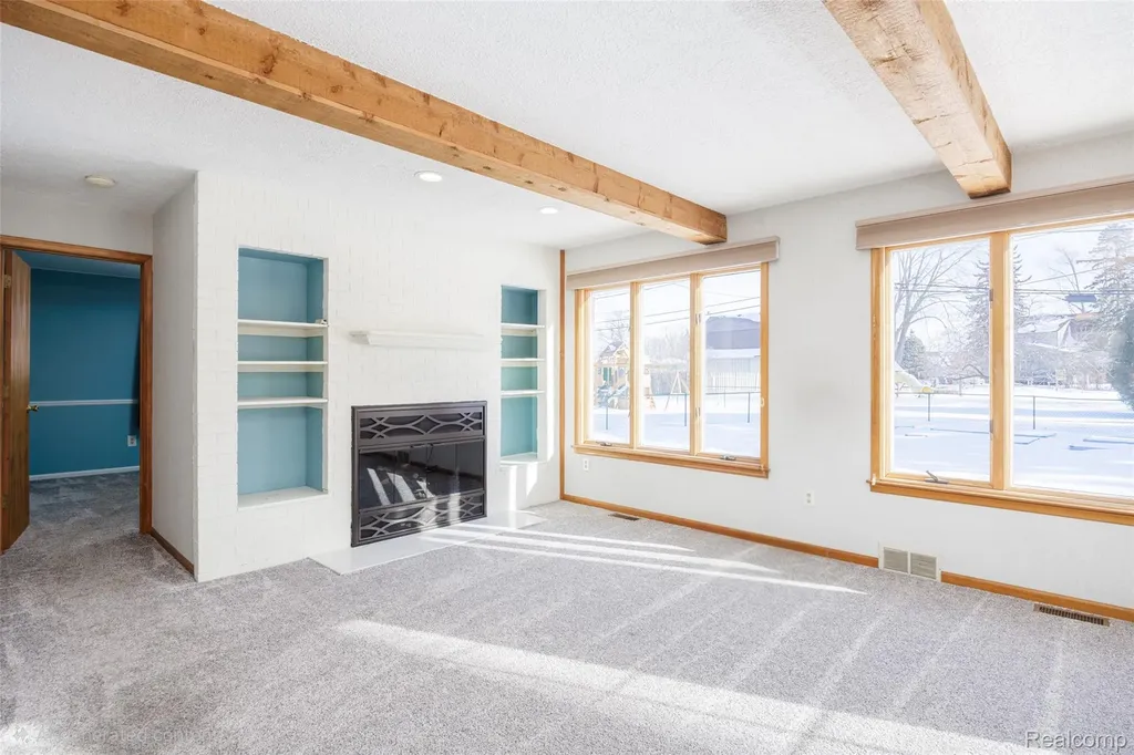 36610 Tessens Drive Clinton Charter Township MI 48035
