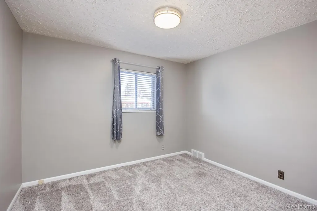 36610 Tessens Drive Clinton Charter Township MI 48035
