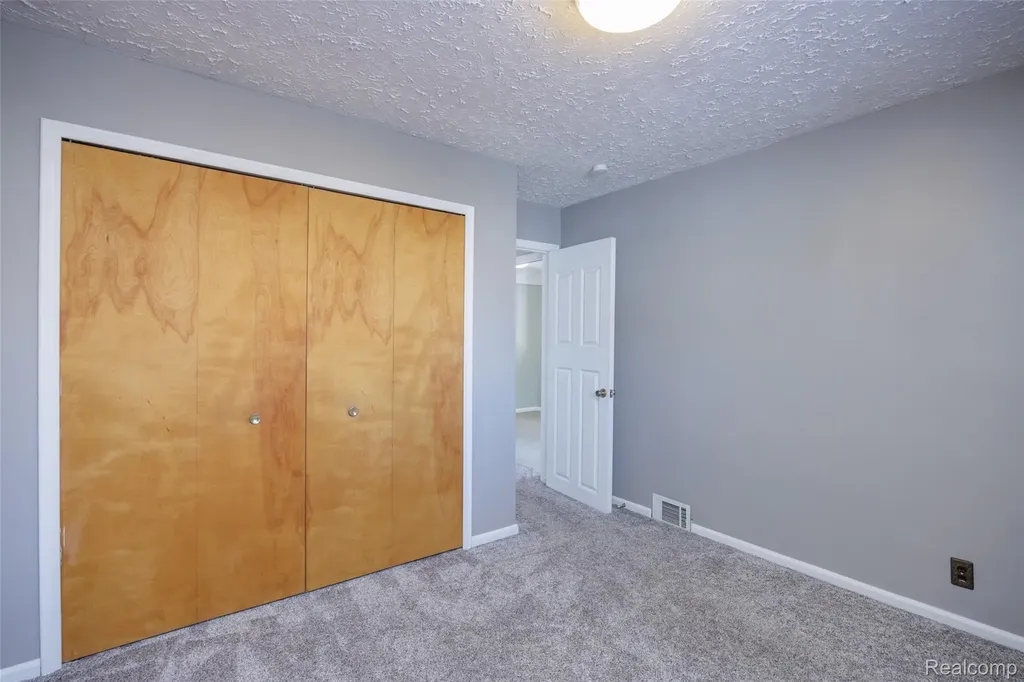36610 Tessens Drive Clinton Charter Township MI 48035
